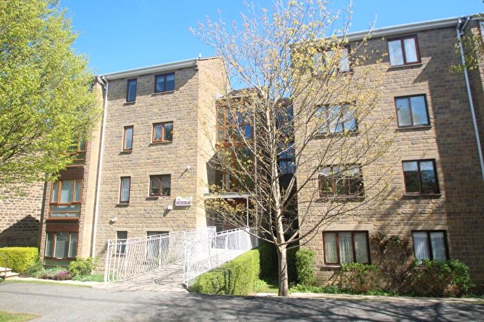 2 Bedroom Flat To Rent In Radlyn Park, West End Avenue, Harrogate, Yorkshire, HG2
