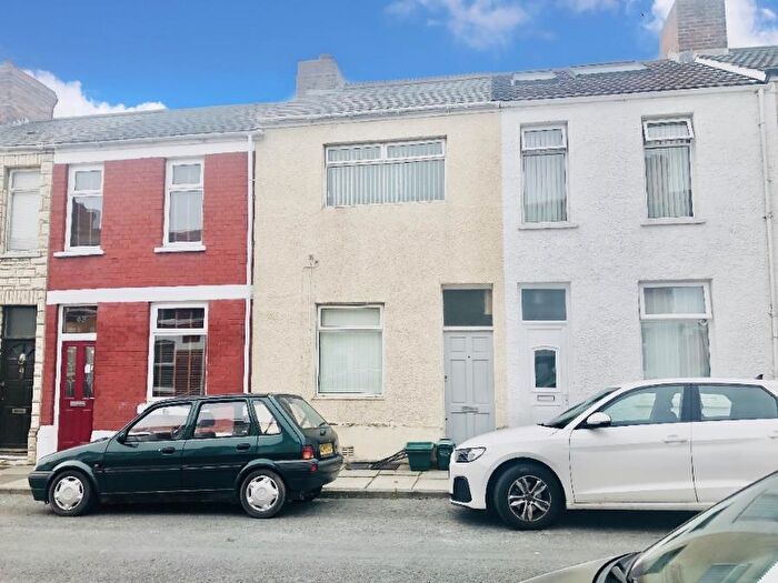 3 Bedroom Terraced House To Rent In Bell Street, CF62