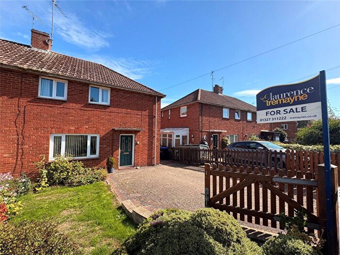 3 Bedroom Semi-Detached House For Sale In New Croft, Weedon, Northamptonshire, NN7