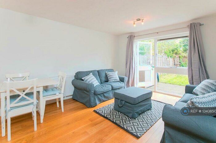 2 Bedroom Terraced House To Rent In Linnet Mews, London, SW12