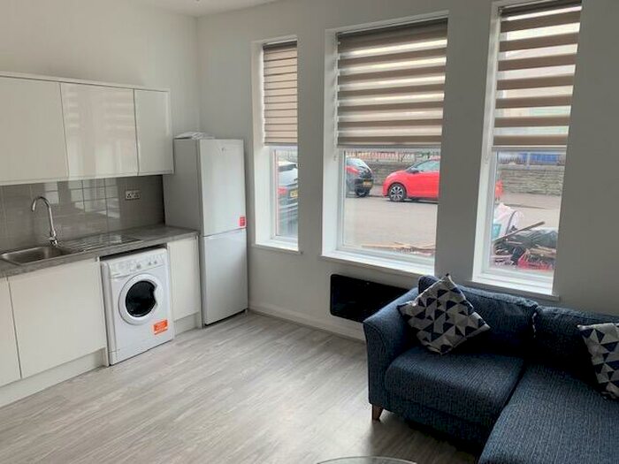 1 Bedroom Flat To Rent In Keppoch Street, Cardiff, CF24