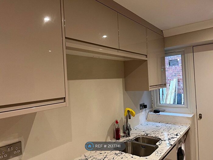 2 Bedroom Flat To Rent In Churchway, Haddenham, Aylesbury, HP17