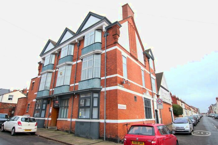 2 Bedroom Flat To Rent In Whitworth Road, Northampton, NN1