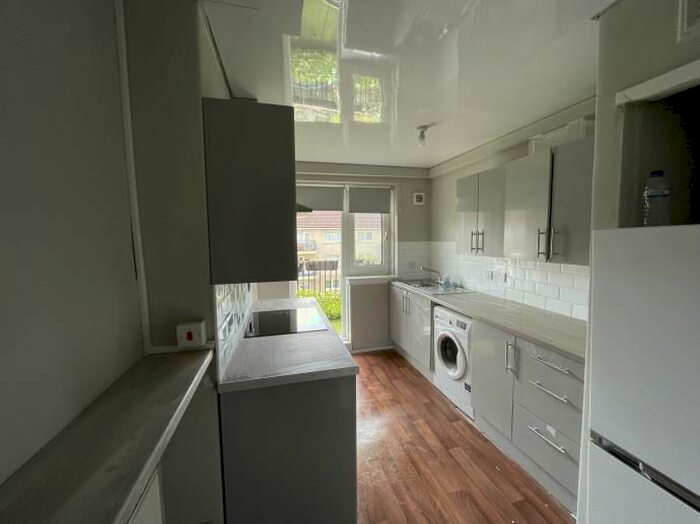 3 Bedroom Flat To Rent In Cloan Avenue, Drumchapel, Glasgow, G15