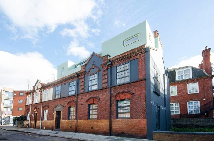 2 Bedroom Flat To Rent In Old Sailors House, , Docklands, London, E14