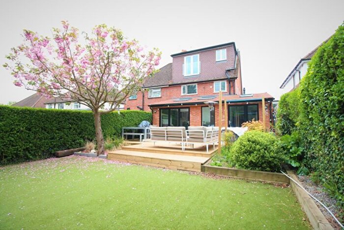 4 Bedroom Property To Rent In Hillview Crescent, Guildford, GU2