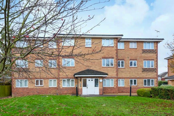 2 Bedroom Apartment To Rent In Balmoral House, Honeypot Lane, Stanmore, HA7
