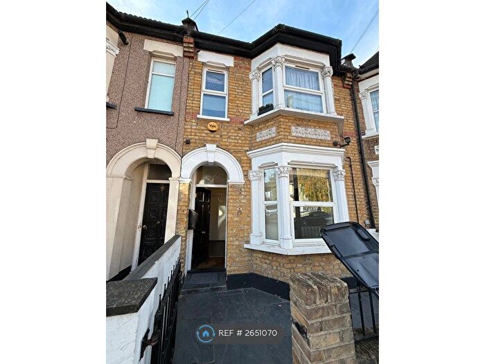 4 Bedroom Flat To Rent In Leopold Road, London, N18