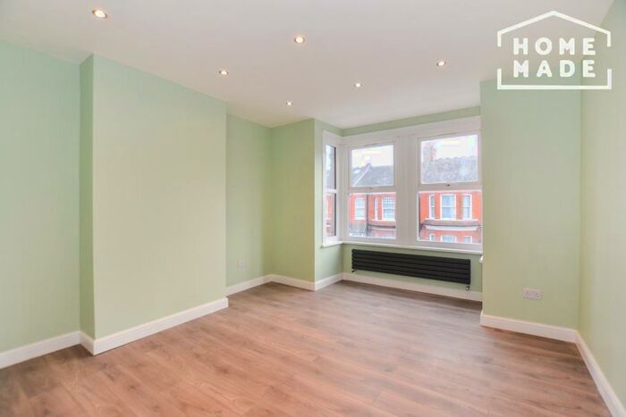 2 Bedroom Flat To Rent In Churchfield Avenue, N12