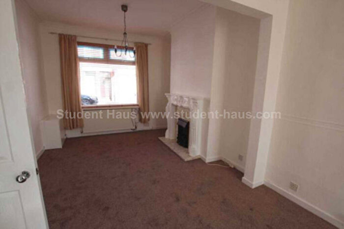 3 Bedroom House To Rent In Milnthorpe Street, Salford, M6