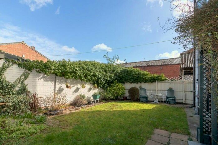 2 Bedroom Flat To Rent In Earlsdon Avenue South, Earlsodn, Coventry, CV5