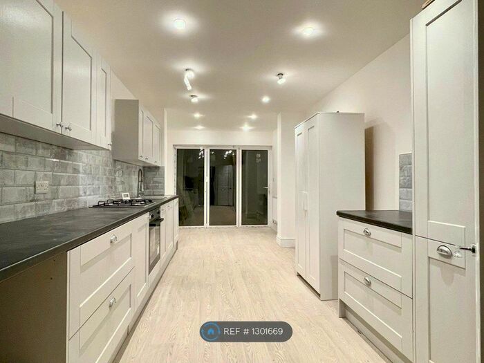 4 Bedroom Terraced House To Rent In James Lane, London E10