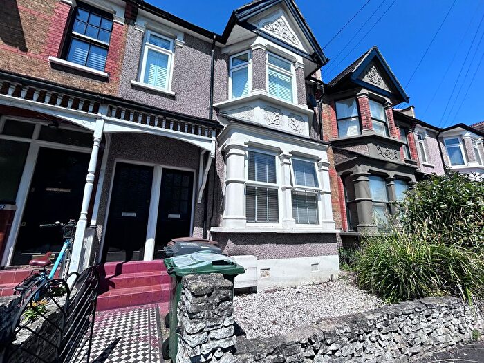 1 Bedroom Maisonette To Rent In Selwyn Avenue, London, E4