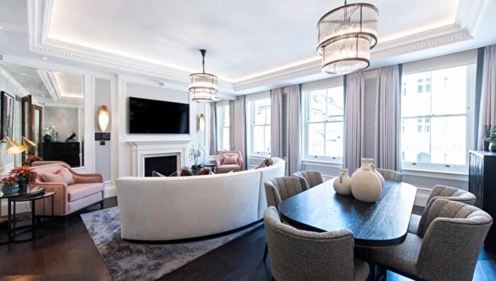 2 Bedroom Flat To Rent In Prince Of Wales Terrace, Kensington, London, W8