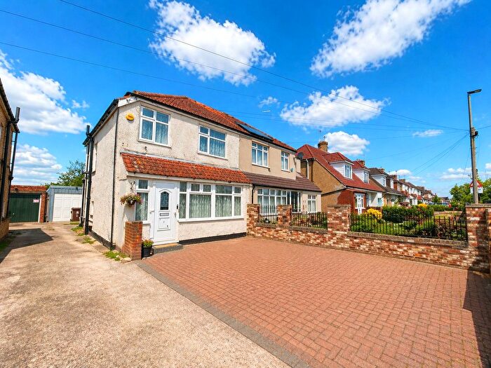 3 Bedroom Semi Detached House For Sale In Bedfont Lane, Feltham, Greater London, TW14