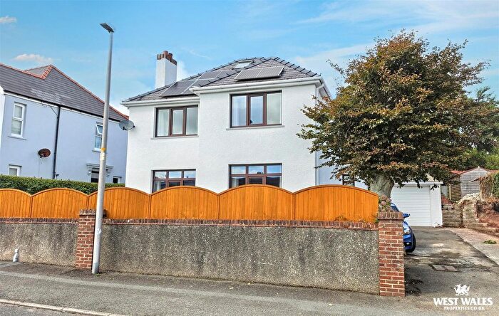 3 Bedroom Detached House For Sale In Picton Road, Hakin, Milford Haven, SA73