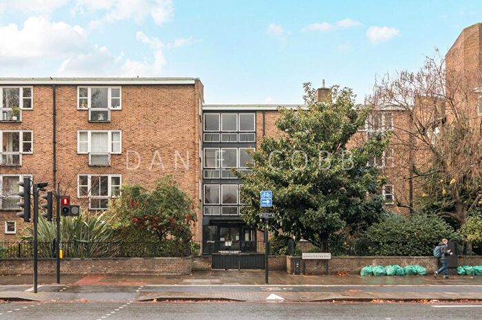 1 Bedroom Flat To Rent In Carrick Court, Kennington Park Road, SE11
