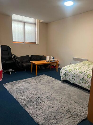1 Bedroom Flat To Rent In Chancery Lane, Huddersfield, HD1