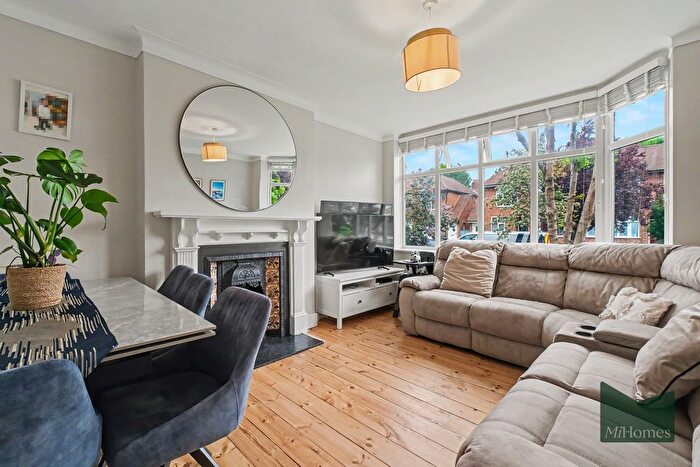 2 Bedroom Flat To Rent In Bicknoller Road, Enfield, EN1