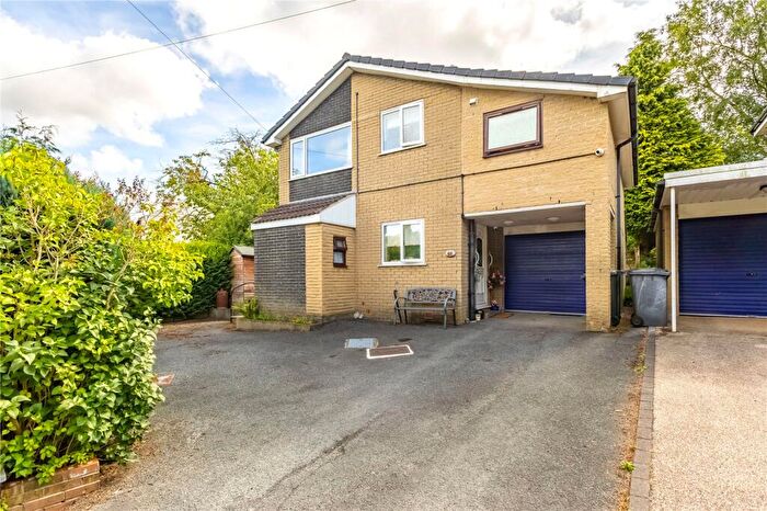 4 Bedroom Detached House For Sale In Royds Avenue, Linthwaite, Huddersfield, HD7