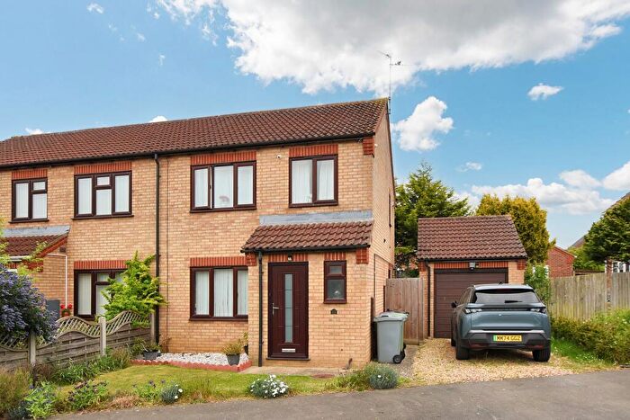 3 Bedroom Semi-Detached House For Sale In Primrose Way, Stamford, PE9