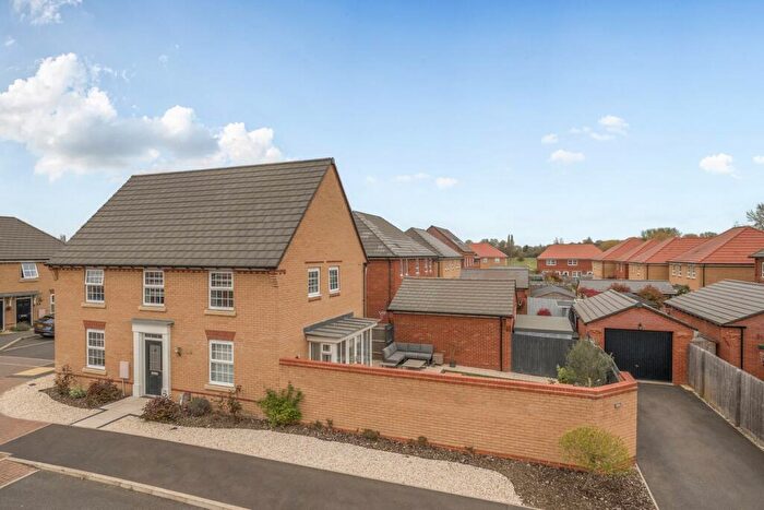 4 Bedroom Detached House For Sale In Spruce Meadow, Stotfold, SG5