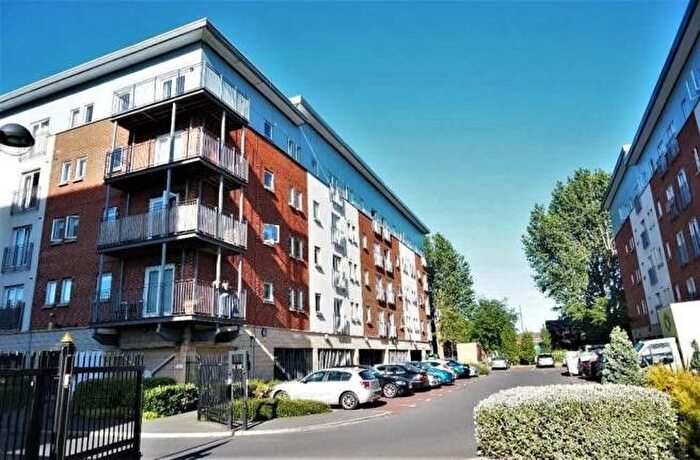 2 Bedroom Flat To Rent In Egerton House, Salford, Salford, Lancashire, M5