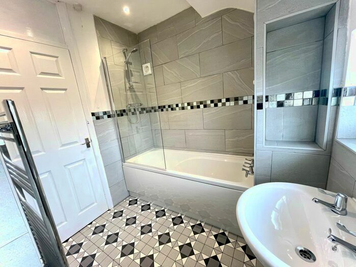 3 Bedroom Semi-Detached House To Rent In Lavender Avenue, Coventry, CV6