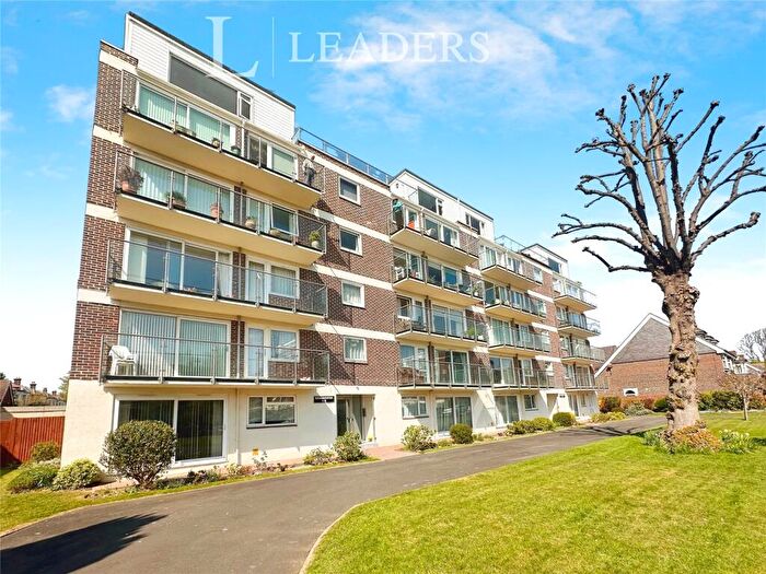 2 Bedroom Apartment For Sale In Craneswater Park, Southsea, Hampshire, PO4