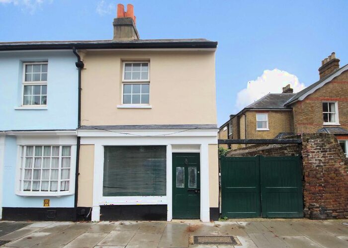 2 Bedroom Property To Rent In High Street, Hampton, TW12
