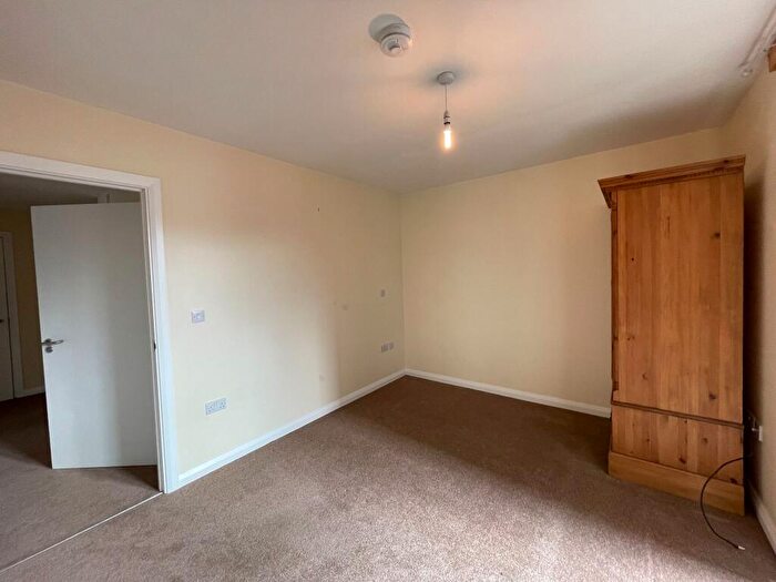 2 Bedroom Flat For Sale In Flat Village, Manchester, M22
