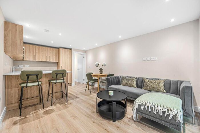 1 Bedroom Flat To Rent In Onega Gate, Surrey Quays, SE16