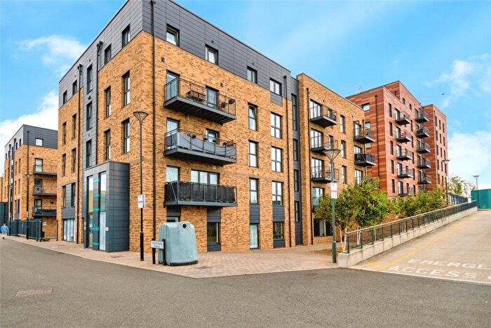 2 Bedroom Flat For Sale In Thomas Blake Avenue, Southampton, Hampshire, SO14