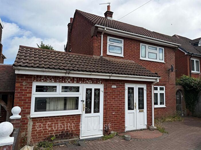 4 Bedroom Detached House For Sale In Limpsfield Road, Warlingham, Surrey, CR6