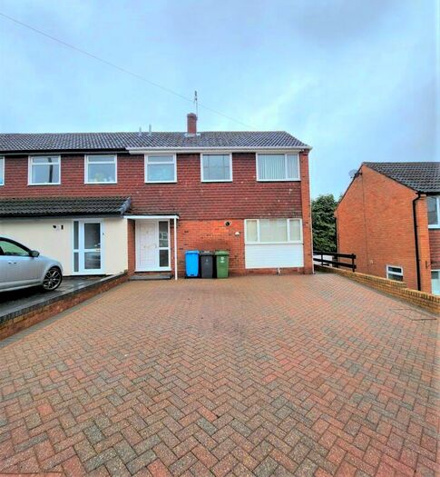 3 Bedroom Semi-Detached House To Rent In Maple Close, Stourbridge, DY7