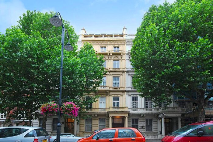 2 Bedroom Flat To Rent In Queens Gate, South Kensington, London, SW7
