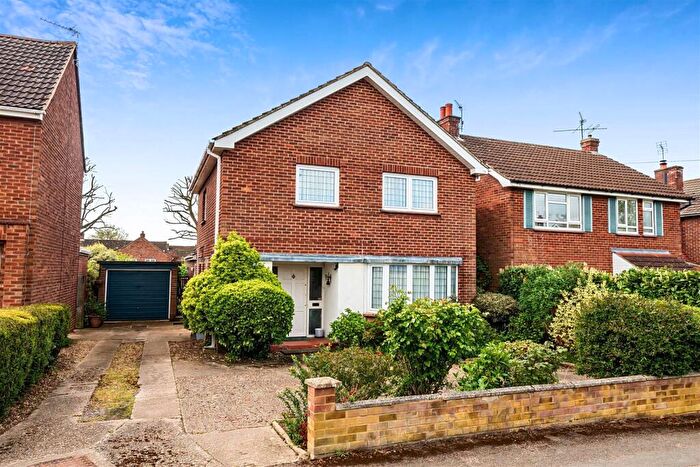 House For Sale In Queens Drive, Bedford, MK41