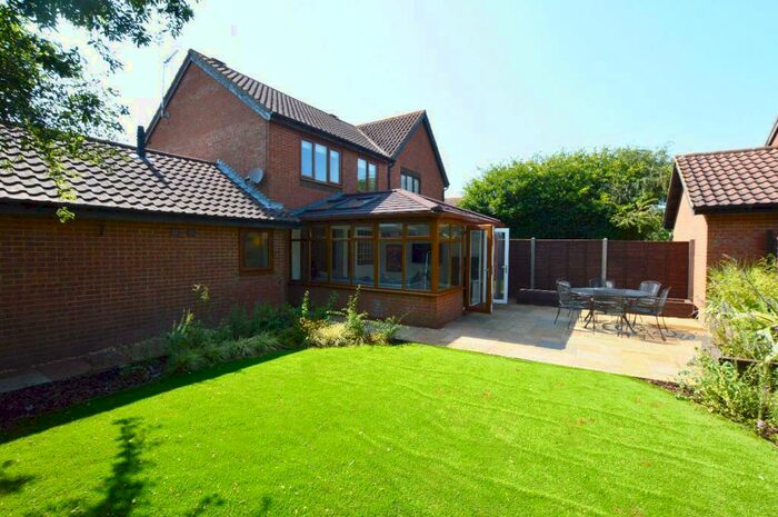 3 Bedroom Semi-Detached House To Rent In Gabriel Close, Browns Wood, Milton Keynes, MK7