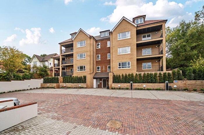 2 Bedroom Flat For Sale In Riddlesdown Road, Purley, CR8