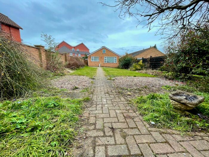 2 Bedroom Bungalow To Rent In Brickhill Road, Wellingborough, NN8