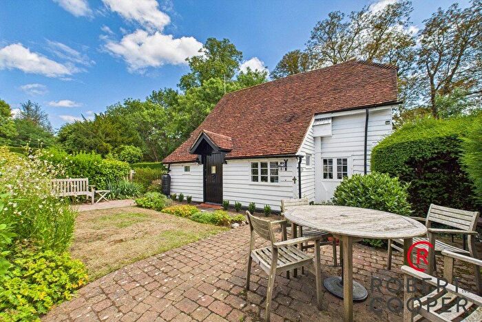 3 Bedroom Detached House For Sale In Eastcote High Road, Pinner, Middlesex, HA5
