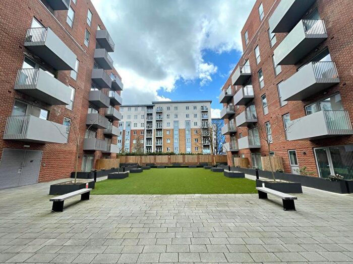 1 Bedroom Apartment For Sale In The Metalworks, Petersfield Avenue, Slough, SL2