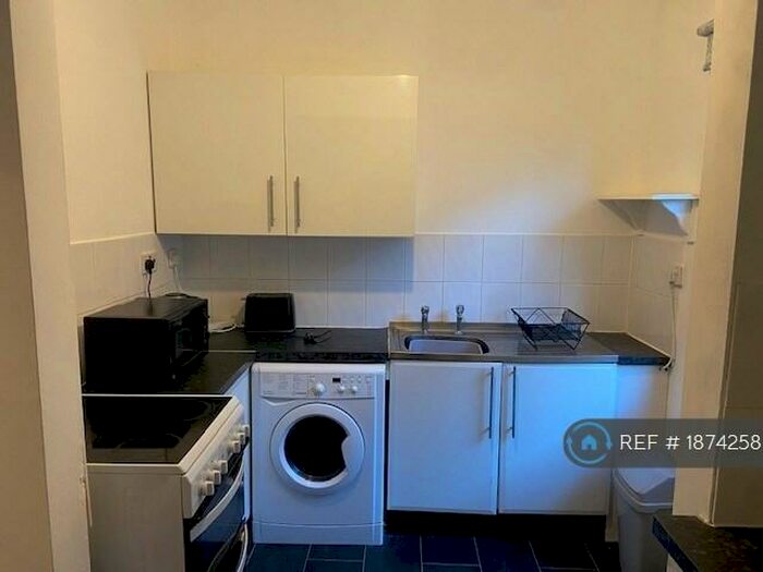 1 Bedroom Flat To Rent In Old Lansdowne Road, Manchester, M20