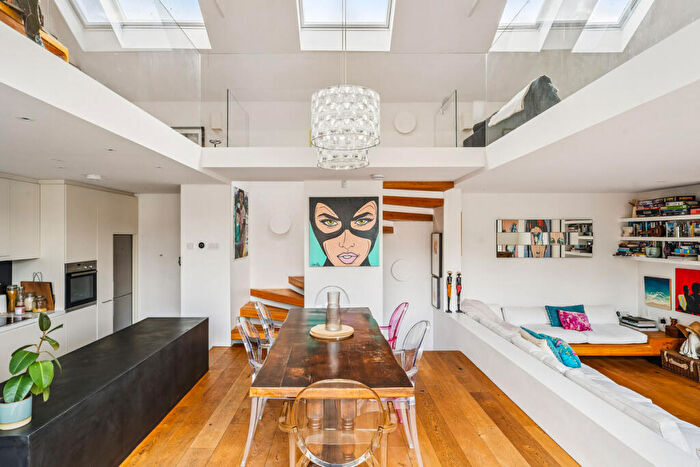 2 Bedroom End Of Terrace House To Rent In Upper Richmond Road West, London, SW14