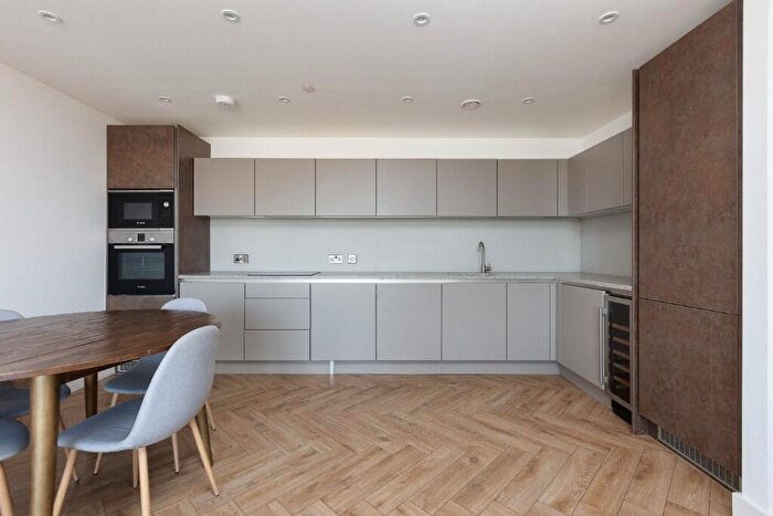 2 Bedroom Flat To Rent In Anaconda Cut, Greengate, M3