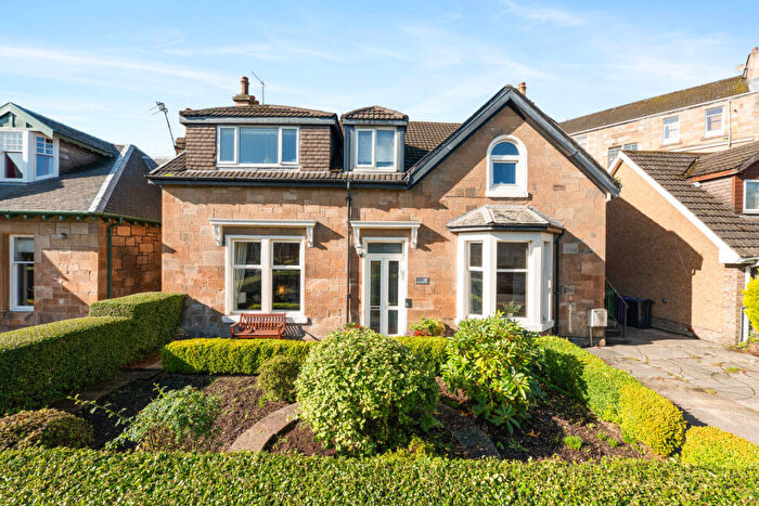 3 Bedroom Character Property For Sale In Rhannan Road, Cathcart, G44