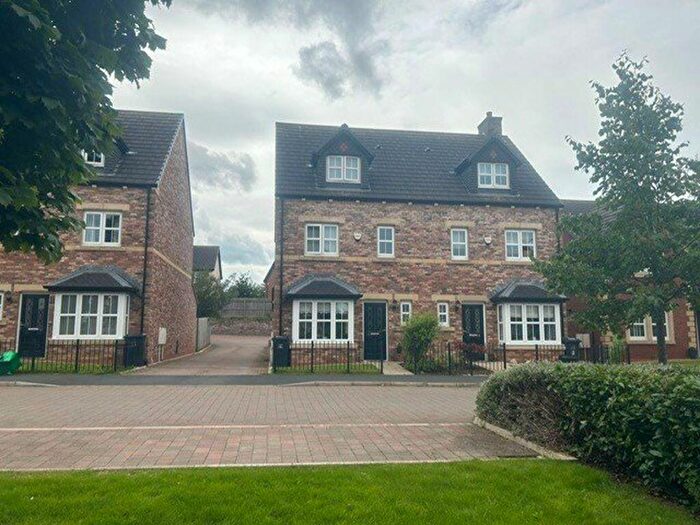 4 Bedroom Town House To Rent In Newbury Way, Carlisle, CA2