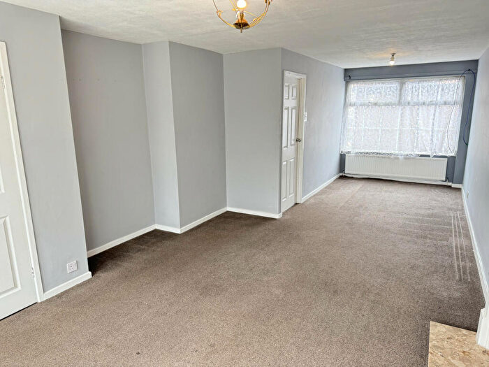 3 Bedroom Terraced House To Rent In Cedar Close, Leeds, LS12