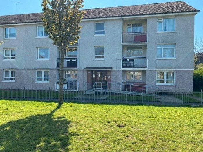 2 Bedroom Flat To Rent In Kinnell Path, Cardonald, Glasgow, G52
