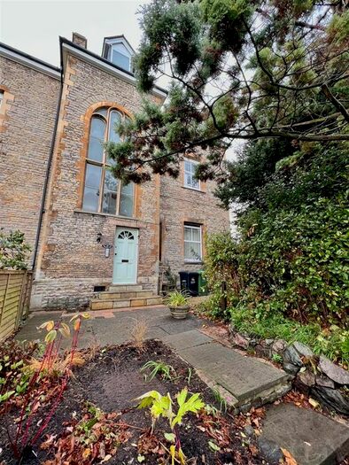 2 Bedroom Flat To Rent In Flat, Rowallan House, Malvern, WR14